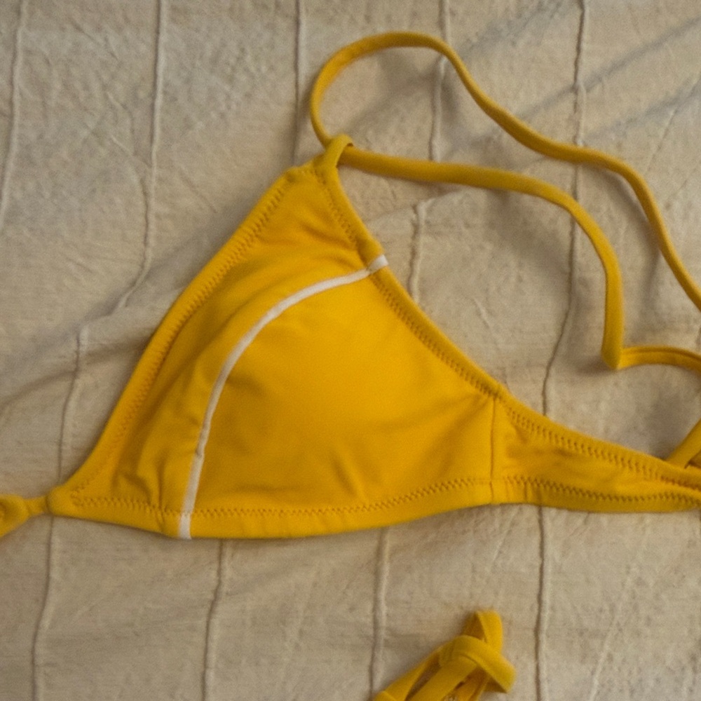 Cupshe Vibrant Yellow Bikini Set - Picture 4 of 6